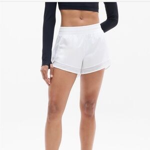 Athleta Mesh Racer Run Midrise 4” shorts